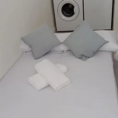 Estudio Encantador Cerca Del Carrefour Rosaleda 1 Malaga Pokój zdjęcie