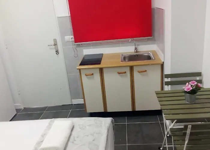 Estudio Encantador Cerca Del Carrefour Rosaleda 1